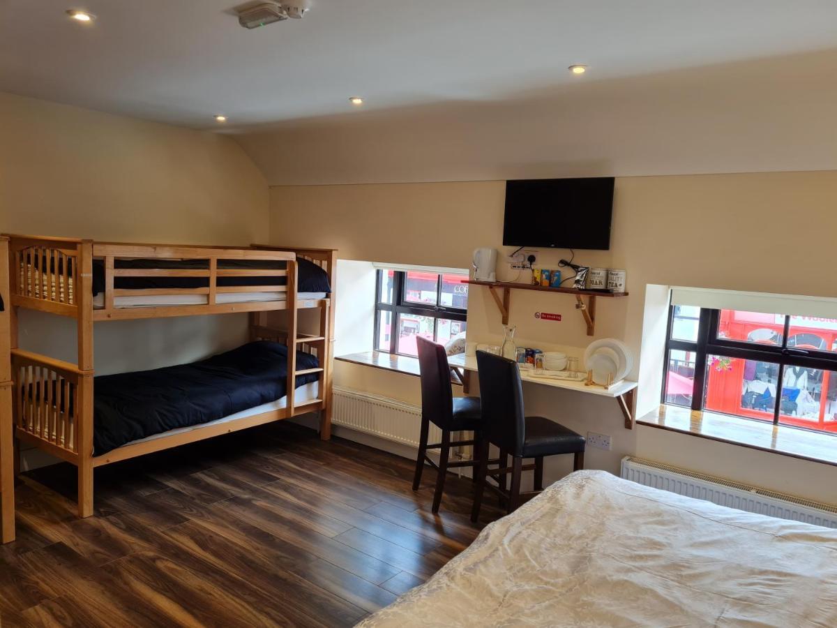 Ridge-Rock Accommodation Carrick-on-Shannon Exterior photo